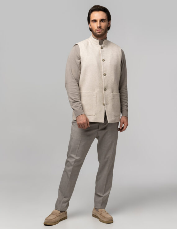 Safari Sudairya | off-white